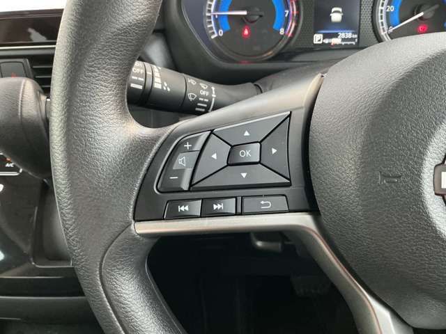 ハンドルで音量調整やチャンネル切り替えができます。