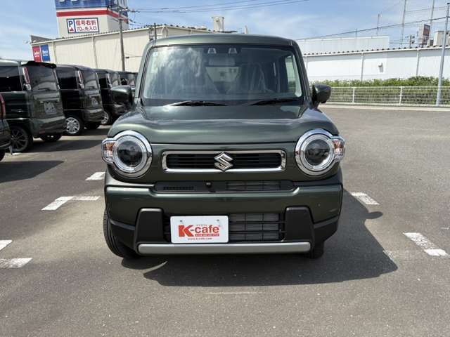 人気の届出済未使用車や厳選中古車を全メーカー豊富に取り揃えております。