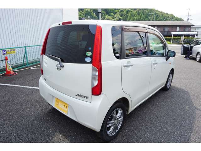 当店はお客様のペースでお車をご覧いただける展示場作りを心がけております。過度な声掛けなどは行いません。ご不明な点がありましたらお気軽にお問い合わせください。