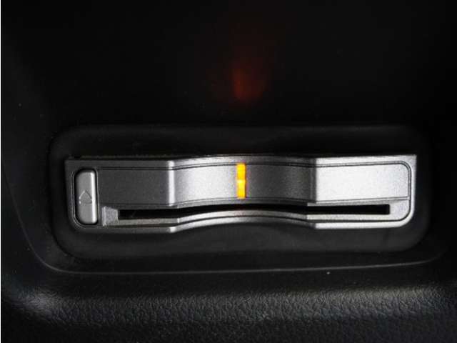今や必需品の◆ETC車載器　装備車◆　有料道路を利用する際にスムースに通過でき、わずらわしい料金支払いから開放されます！