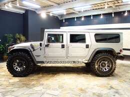 陸運局認証自社工場、大型リフト、各種専用最新テスター完備、チェックランプの診断可能！4フラトップtキャリアカー完備、フルサイズから車高の低いLOWダウン車まで搬送可能