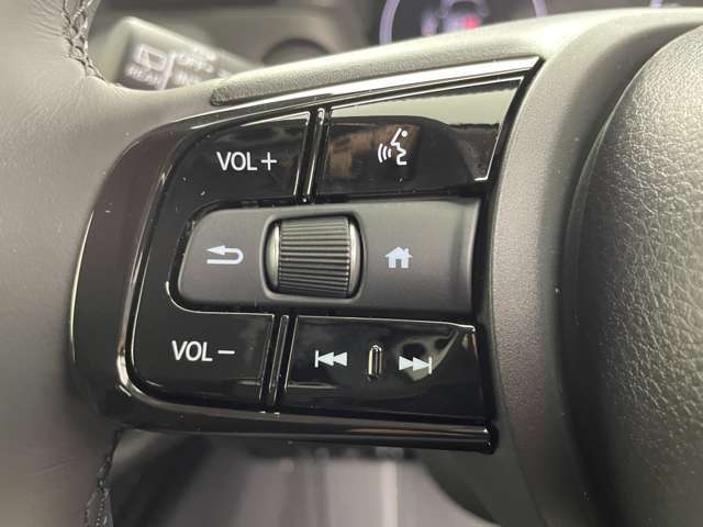 【運転席操作部】快適なドライブを楽しむための機能が装備されています！運転席から触れるので、使いやすいです！除菌プランいれていただくと、さらに清潔で安心していただけます！