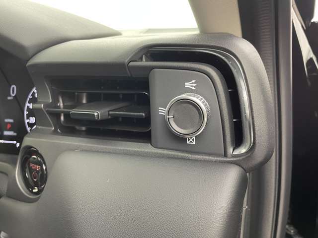【運転席操作部】快適なドライブを楽しむための機能が装備されています！運転席から触れるので、使いやすいです！除菌プランいれていただくと、さらに清潔で安心していただけます！