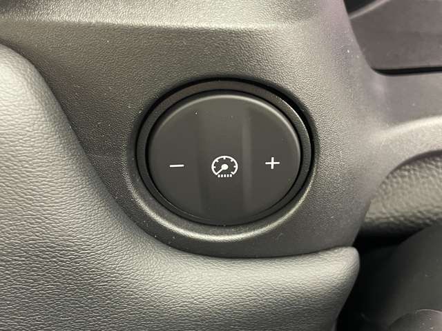 【運転席操作部】快適なドライブを楽しむための機能が装備されています！運転席から触れるので、使いやすいです！除菌プランいれていただくと、さらに清潔で安心していただけます！