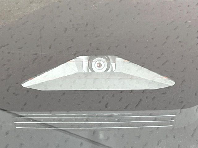 【トヨタセーフティセンス】走行中に前方の車両等を認識し、衝突しそうな時は警報とブレーキで衝突回避と被害軽減をアシスト。より安全にドライブをお楽しみいただけます。