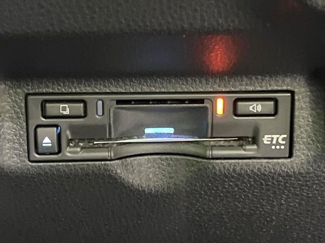 【ETC】高速道路の料金所をストレスなく通過！話題のスポットやサービスエリアに多い「スマートIC」利用時は必須のアイテムです。当店でセットアップを実施、ご納車当日からすぐにご利用いただけます！