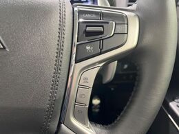 【レーダークルーズコントロール】高速道路での長距離走行が楽に！！自動で速度を保つクルーズコントロールが、衝突軽減システムと連携し、前方の車両を感知して車間を保つように速度調節してくれます！！
