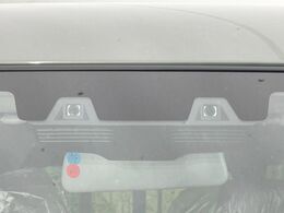 【スズキ　セーフティサポート】走行中に前方の車両等を認識し、衝突しそうな時は警報とブレーキで衝突回避と被害軽減をアシスト。より安全にドライブをお楽しみいただけます。