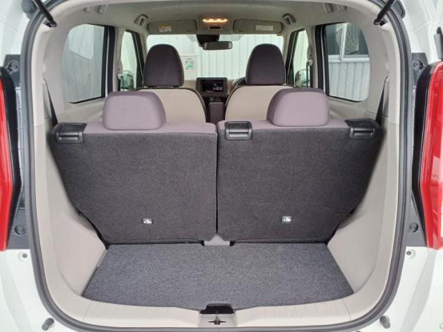 WECARSでは各商談席に大型モニターをご用意しております！見やすい大画面でゆったりと全国の在庫をご覧いただけます！是非ご来店お待ちしております！