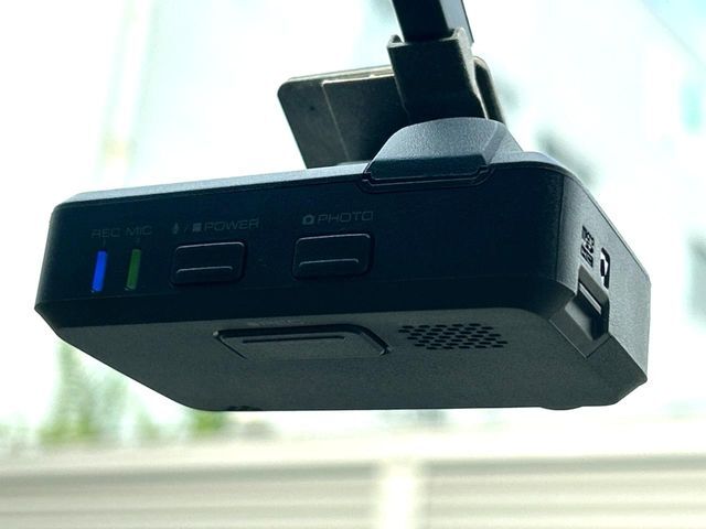 【ドライブレコーダー】安心・安全なカーライフに必須のドライブレコーダーを装備！走行中はもちろん、あおり運転や事故に遭遇した際の状況も映像で記録し、万一のリスクに備えます。