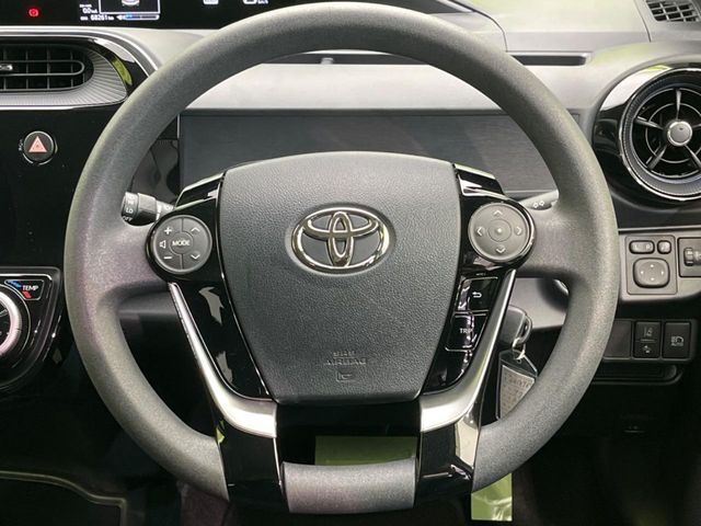 【ステアリングスイッチ】運転中、前方から目線をそらすことなく、オーディオ等の操作が可能な便利機能！安心＆快適なドライブを演出してくれます♪