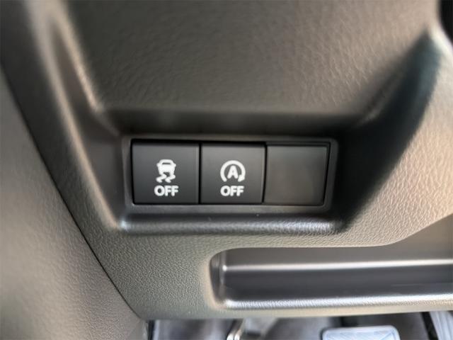 『アイドリングストップ』クルマが停車すると自動的にエンジンを停止し、無駄な燃料消費や排出ガスを抑えます。素早くエンジンを再始動させるなど、ドライバーの感覚とズレのない自然な制御を目指しています。