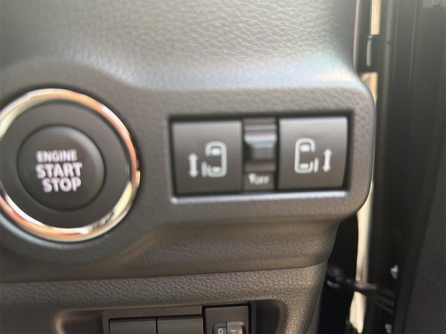 両側電動スライドドア装備！運転席よりボタン一つで開閉可能でございます。