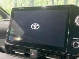 【純正10.5型ナビ】人気の純正ナビを装備しております。ナビの使いやすさはもちろん、オーディオ機能も充実！キャンプや旅行はもちろん、通勤や買い物など普段のドライブも楽しくなるはず♪