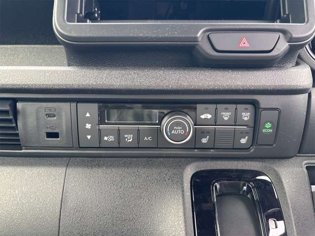 ★わかりやすく丁寧な対応★　★お車のご購入が初めての方や、お車に詳しくない方でも分かりやすい、ご説明を心掛けています★　★少しでもお客様のお役に立ちたいと全スタッフ思っております★