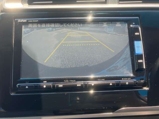 【バックカメラ】便利なバックカメラ装備で安全確認を頂けます。駐車が苦手な方にもオススメな便利機能です♪