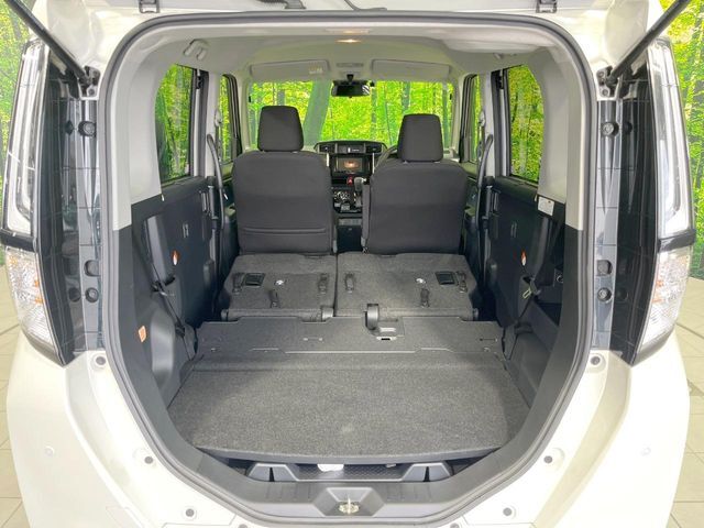普段のお買い物や通勤、送迎等に十分な荷室スペースを確保しております。セカンドシートを倒すと、大きな荷物の積載も可能です♪