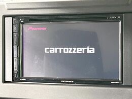 【ディスプレイオーディオ】お持ちのスマホやMP3プレイヤーとの無線接続で音楽再生が可能！コードで繋ぐわずらわしさも無く、手軽にお気に入りの音楽を楽しめます。