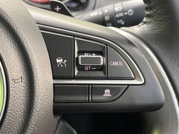 【アダプティブクルーズコントロール】高速道路での長距離走行が楽に！！自動で速度を保つクルーズコントロールが、衝突軽減システムと連携し、前方の車両を感知して車間を保つように速度調節してくれます！！