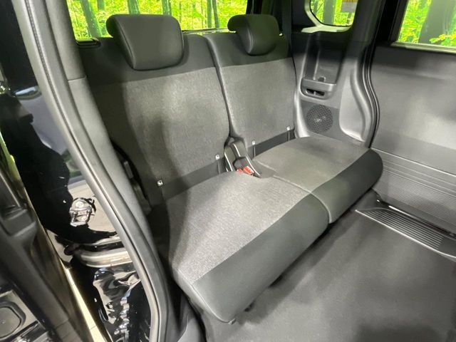 高品質なオリジナルフロアマットもオプションにてご用意しております。お好きなデザインやカラーをお車に合わせて選んでいただくことができます♪
