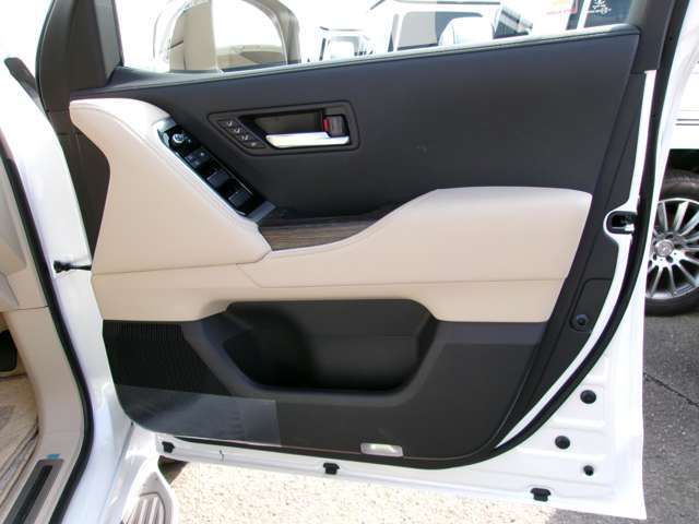 トヨタ ランドクルーザー300 3.5 ZX 4WD 2023年 0.2万キロ