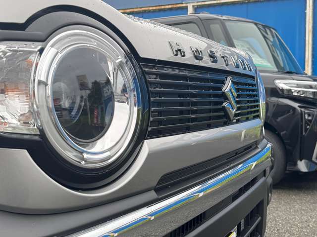 ブラックアウトされたビレットグリルがカッコいいです！