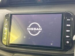 【純正ナビ】人気の純正ナビを装備。オーディオ機能も充実しており、Bluetooth接続すればお持ちのスマホやMP3プレイヤーの音楽を再生可能！毎日の運転がさらに楽しくなります！！