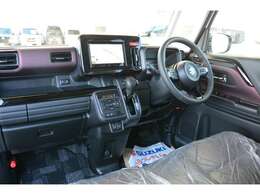 新車専門店カーズカフェの厳選8型大画面ナビ＆フルセグTV＆360度ドライブレコーダー＆バックカメラ＆ETC＆フロアマットを取付け済みでお渡しです！車両総額に全て込みですのでご予算も安心です！