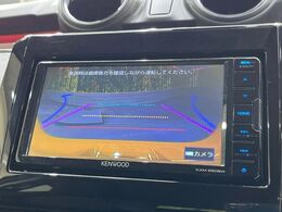 【バックカメラ】駐車時に後方がリアルタイム映像で確認できます。大型商業施設や立体駐車場での駐車時や、夜間のバック時に大活躍！運転スキルに関わらず、今や必須となった装備のひとつです！