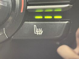 ●フロントシートヒーティング：運転席・助手席共に三段階で調節が可能なシートヒーターを装備しております。季節を問わず快適にご使用いただけます。