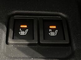 【シートヒーター】寒い日に重宝するシートヒーター！エアコンより早く温まってくれるので寒がりの人も安心ですね♪エアコンの温風は乾燥するから苦手、という方にもをおすすめです。