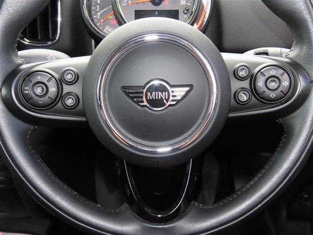 オール4エクステリア/1オーナー/ACC/インテリS/タッチスクリーンNEWiDriveナビ/Bカメラ/BTオーディオ/スマキー/アイドリングSTOP/PWバックドア/LEDヘッド/FRフォグ/禁煙車/記録簿/