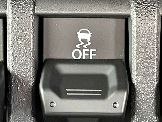 「横滑り防止装置」　滑りやすい路面で横滑りを感知すると、自動的に車両の進行方向を保つように制御する安全装備です♪