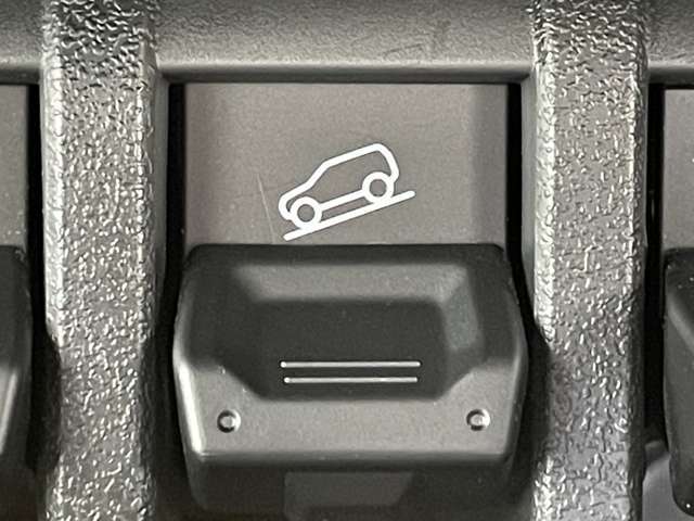 「ヒルディセントコントロール」　急な下り坂や滑りやすい路面を下るときの走行を補助するシステムです♪