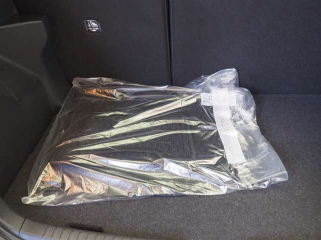 フロアマット清掃済み。