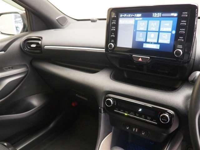 ディスプレイオーディオを装備。スマホとクルマをつなぐことで、これまでのナビに加えて、いろんなサービスが楽しめます。