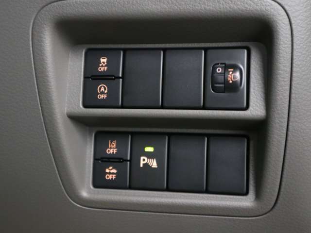 当社の展示車は全車両に”社団法人自動車公正取引協議会”の車両状態説明書を掲示しております。修復歴の有無は勿論、ドア等の外板の交換歴の有無までも表示☆口頭説明では無く書面にてお渡ししております♪