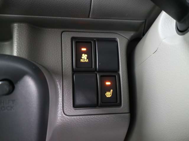 公的機関「（財）日本自動車査定協会」の基準を採用。日本オートオークション協議会「走行距離管理システム」で距離に不正が無いかもチェック済みです。