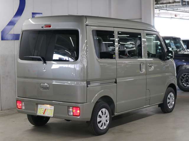 自社陸運局指定工場完備！国家資格車検検査員資格を持った整備士による整備。走行に関係のない所も不具合箇所があれば修理してお渡しいたします。