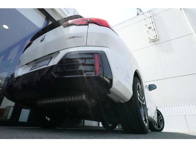 xDriveはホイルスピンの可能性を感知し瞬時にフロントとリアのトルク配分が可能となり方向安定性を限界まで確保致します☆