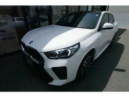 U10 X2xDrive20iM-Sportアルピンホワイトの入荷です！お車詳細や展示状況は0078-6002-582225迄お問合せ下さい。