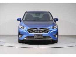 スポーティなデザインと視界性能を両立、全方位で死角を軽減。