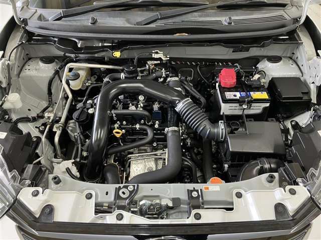 エンジンルーム内も隅々まで掃除がいきわたっています！ターボ付で、街中から高速まで快適ドライブ！