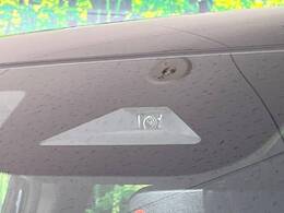 【ホンダセンシング】走行中に前方の車両等を認識し、衝突しそうな時は警報とブレーキで衝突回避と被害軽減をアシスト。より安全にドライブをお楽しみいただけます。