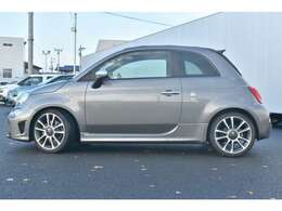 全長366cm、幅162cm、高さ150cm