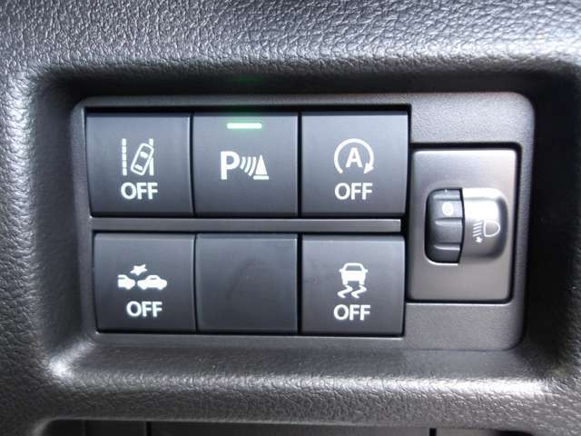 自動車の販売はもちろん、各種自動車保険の取り扱いをいたしております。当社で自動車保険に加入頂ければ、レッカーサービス、面倒な事故対応や修理等も窓口一つでサポートいたします。