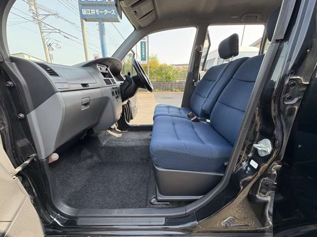 内装や外装も隅々までクリーニングしてからご納車致します♪