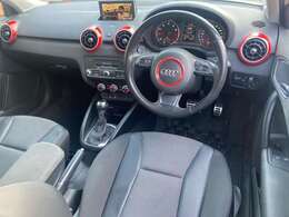 パドルシフト付AT　純正レザーコンビシート