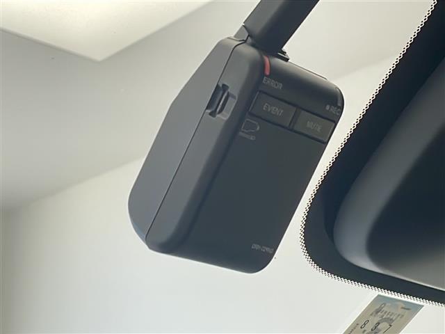 【後部座席操作部】後部座席を快適に過ごしていただくための便利な装備が付いています！