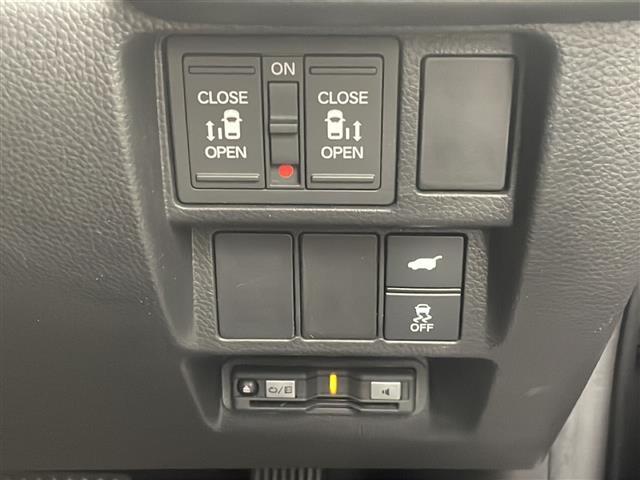 【運転席操作部】快適なドライブを楽しむための機能が装備されています！運転席から触れるので、使いやすいです！除菌プランいれていただくと、さらに清潔で安心していただけます！